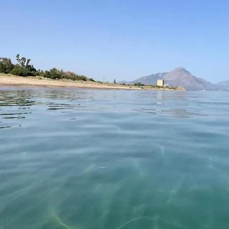 Mansarda Camelie Via Dei Normanni, 45 * Кампофеличе-ди-Роччелла