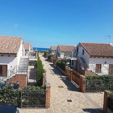 Mansarda Camelie Via Dei Normanni, 45 Campofelice Di Roccella