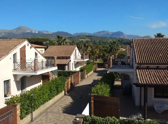 Vakantiehuis Mansarda Camelie Via Dei Normanni, 45 *