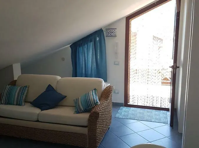 Vakantiehuis Mansarda Camelie Via Dei Normanni, 45